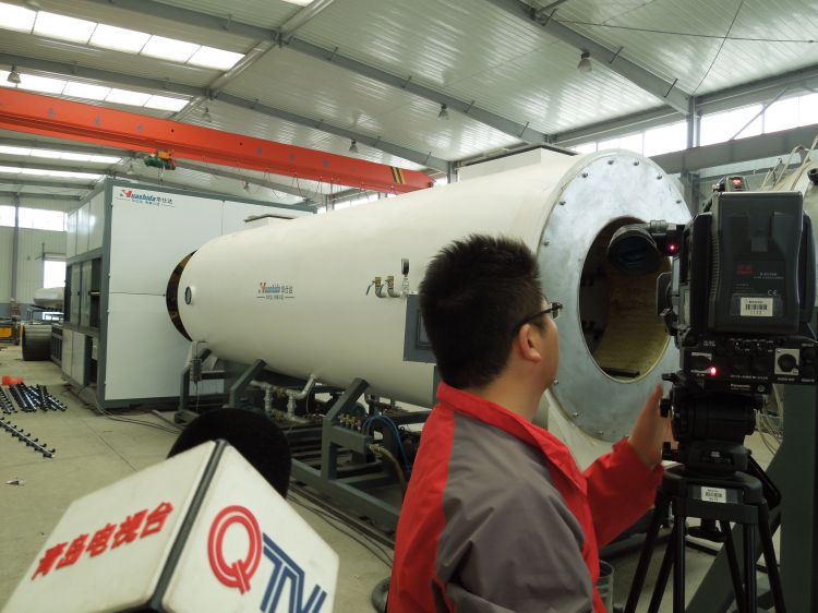 HUASHIDA-PE-JACKET-PIPE-EXTRUSION-MACHINE