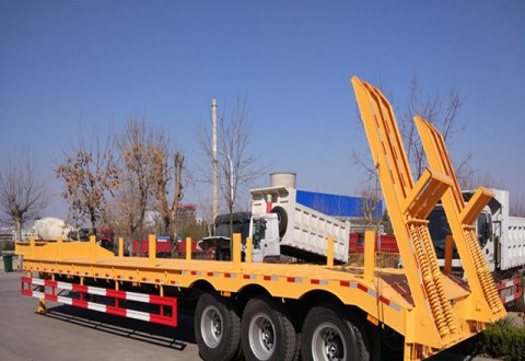 Tractor truck with 60T,70T,80T Low bed semi trailer for sale