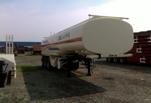Heavy duty type oil transporting fuel tank trailer