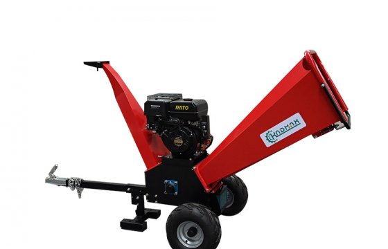 How does a Gas Wood Chipper work?