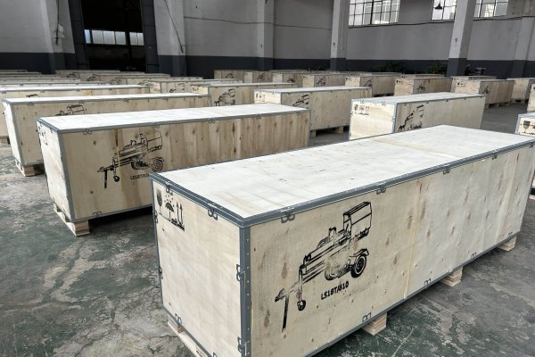 KNDMAX WS18 log splitter loading