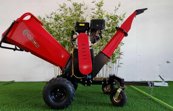 KNDMAX Wood Chipper Loading